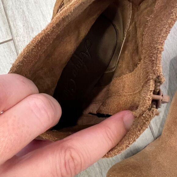 Arturo Chiang Reiden Fringe Ankle Boot, Brown Suede Size 8.5 - Picture 9 of 10